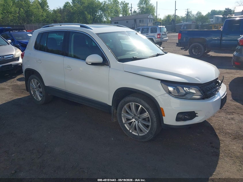 2016 Volkswagen Tiguan VIN WVGBV7AX8GW605093 IAAI salvage auction — FRONT END, Salvage (Pennsylvania), sold $1,450 on 2026-07-10 (photo 1)