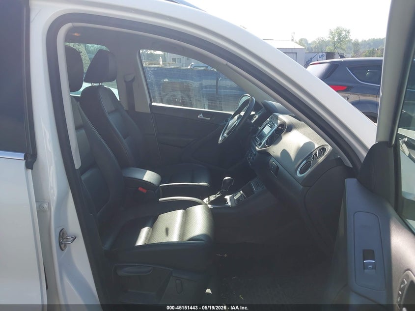 2016 Volkswagen Tiguan VIN WVGBV7AX8GW605093 IAAI salvage auction — FRONT END, Salvage (Pennsylvania), sold $1,450 on 2026-07-10 (photo 5)