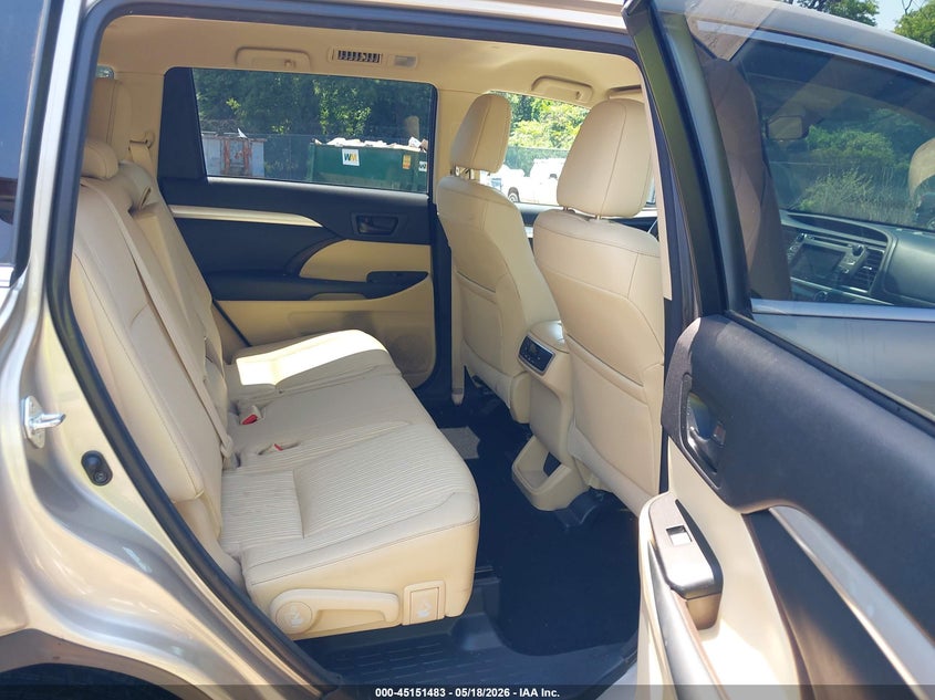 2015 Toyota Highlander VIN 5TDBKRFH6FS158384 IAAI salvage auction — FRONT END, Salvage - Greater Than 75% (Maryland), sold $5,600 on 2026-07-30 (photo 8)