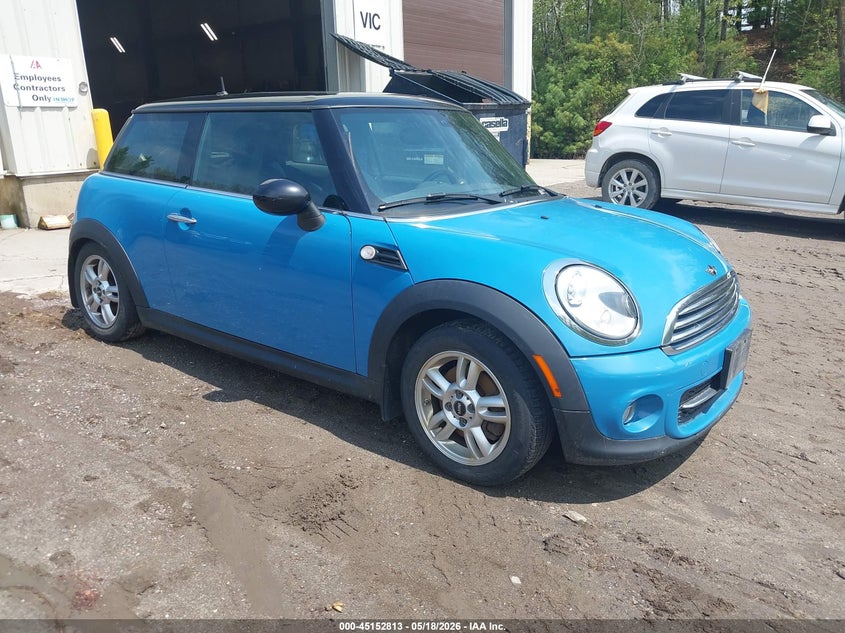 2013 Mini Hard top VIN WMWSU3C50DT373532 IAAI salvage auction — NORMAL WEAR, Clear (Montana), sold $525 on 2026-07-23 (photo 1)