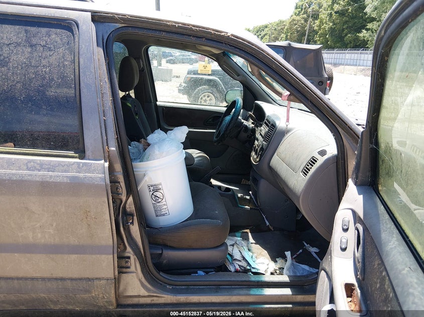 2002 Ford Escape VIN 1FMYU03152KD98272 IAAI salvage auction — NORMAL WEAR, Bill Of Sale (Georgia), sold $275 on 2026-07-09 (photo 5)
