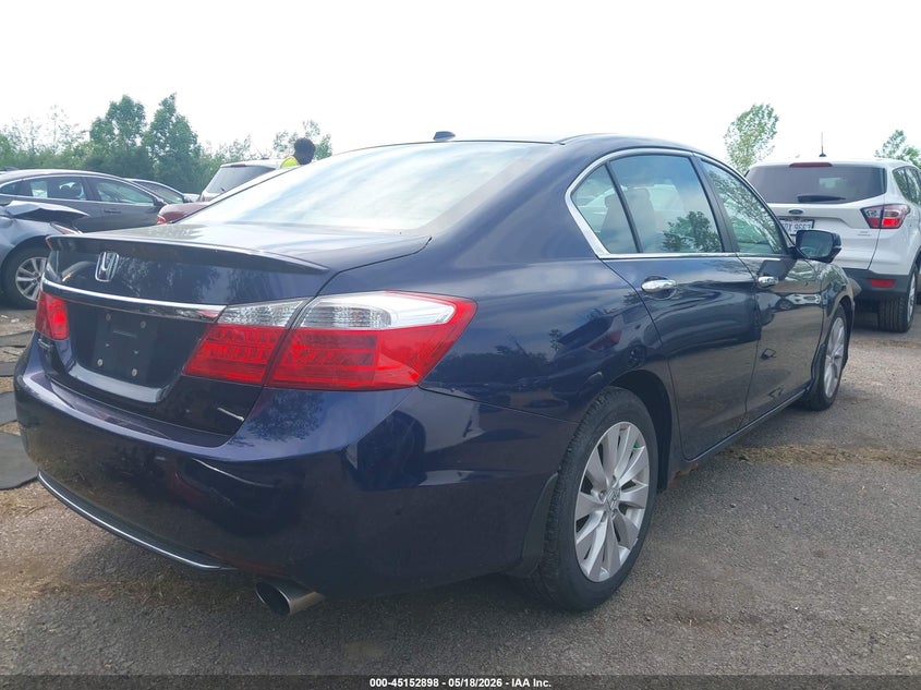 2014 Honda Accord VIN 1HGCR2F8XEA028676 IAAI salvage auction — SIDE, Wait Title, sold $1,300 on 2026-08-07 (photo 4)