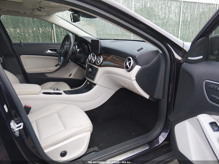 2015 Mercedes-benz Gla-klasse VIN WDCTG4GB9FJ161760 IAAI salvage auction — WATER/FLOOD, Salvage (Kansas), sold $3,450 on 2026-07-17 (photo 5)