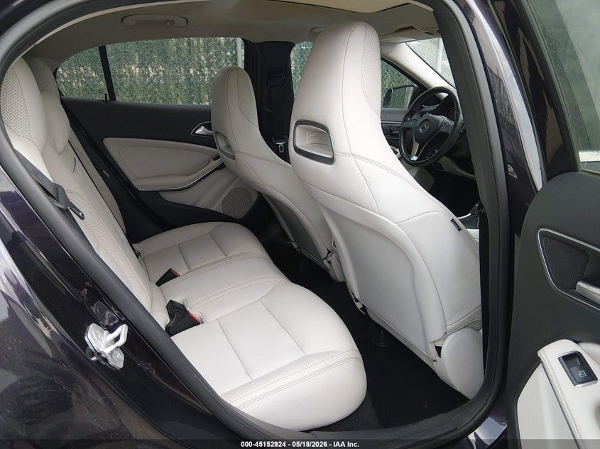 2015 Mercedes-benz Gla-klasse VIN WDCTG4GB9FJ161760 IAAI salvage auction — WATER/FLOOD, Salvage (Kansas), sold $3,450 on 2026-07-17 (photo 8)