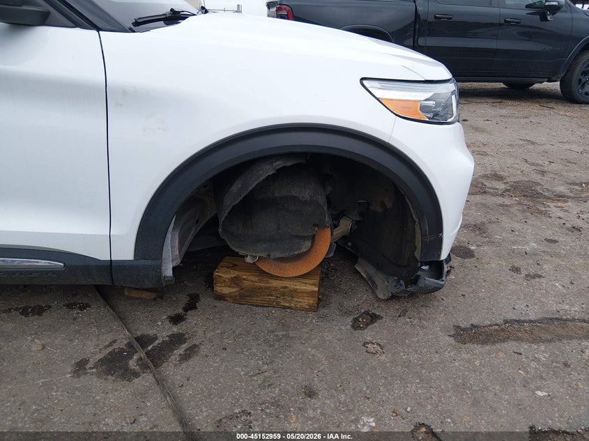 2023 Ford Explorer VIN 1FMSK8DH6PGA24639 IAAI salvage auction — RIGHT FRONT, Salvage Title, sold $9,100 on 2026-08-22 (photo 6)