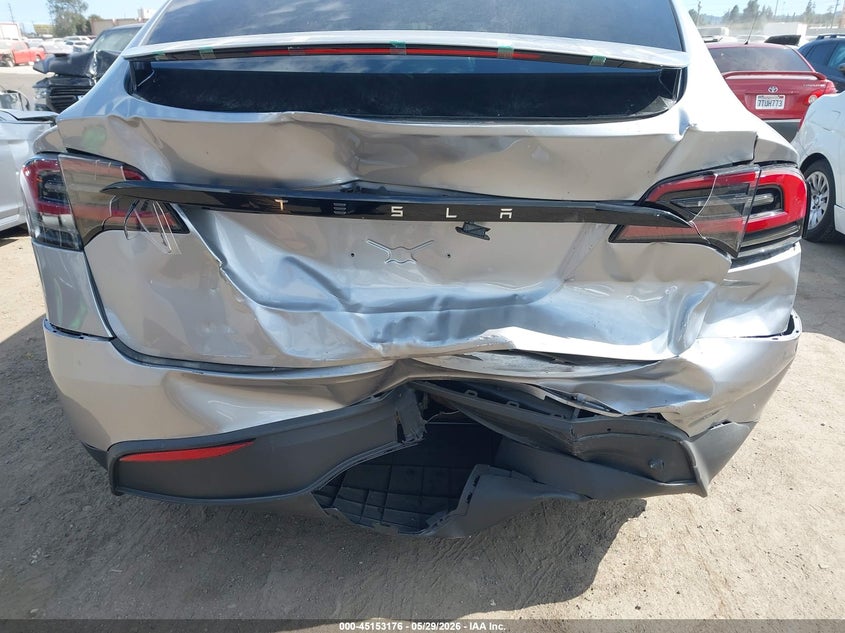 2025 Tesla Model x VIN 7SAXCBE5XSF469741 IAAI salvage auction — REAR END, Salvage Title, sold $42,350 on 2026-07-15 (photo 6)