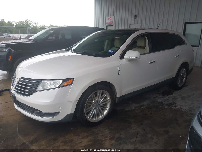 2019 Lincoln Mkt VIN 2LMHJ5ATXKBL00118 IAAI salvage auction — HAIL, Original (Texas), sold $3,850 on 2026-07-10 (photo 2)