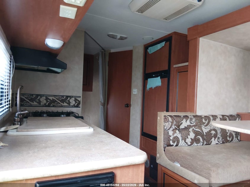 2012 K-z inc Travel trailer VIN 4EZTS2421C5124475 IAAI salvage auction — HAIL, Clear (Missouri), sold $4,000 on 2026-08-26 (photo 5)