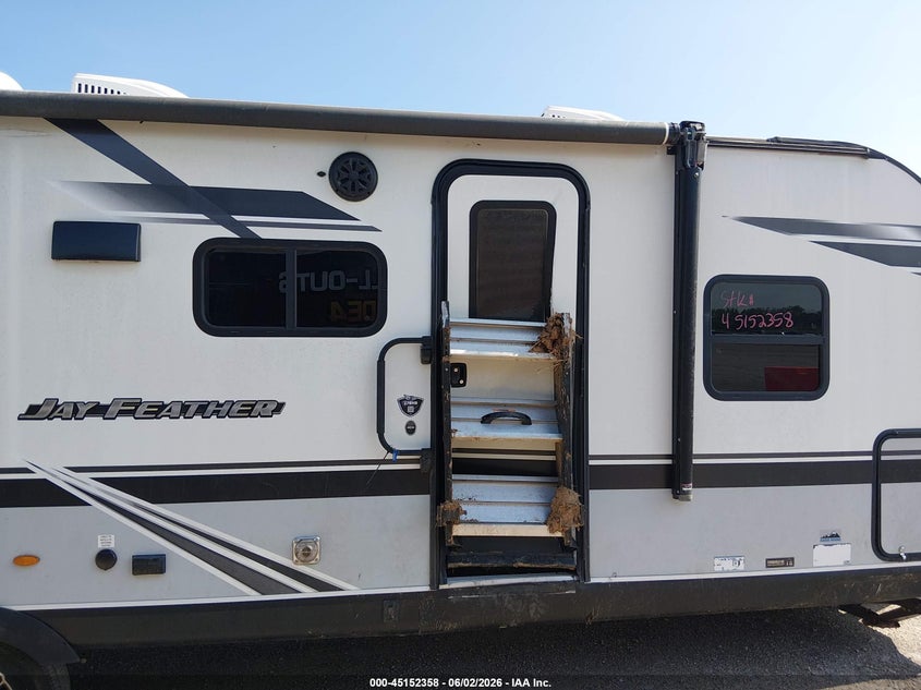 2021 Jayco Other VIN 1UJBJ0BR9M1JF0234 IAAI salvage auction — SIDE, Salvage (Texas), sold $5,950 on 2026-07-07 (photo 6)
