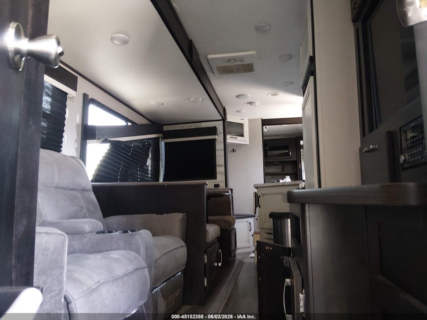 2021 Jayco Other VIN 1UJBJ0BR9M1JF0234 IAAI salvage auction — SIDE, Salvage (Texas), sold $5,950 on 2026-07-07 (photo 8)