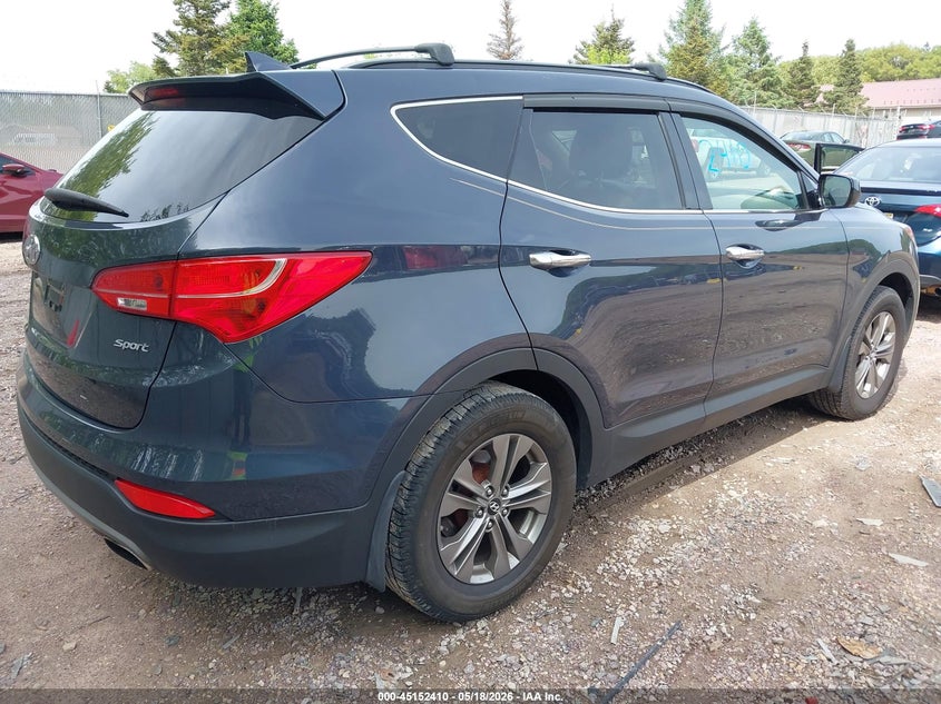 2014 Hyundai Santa fe VIN 5XYZU3LB8EG156086 IAAI salvage auction — HAIL, Clear (Wisconsin), sold $1,600 on 2026-07-29 (photo 4)
