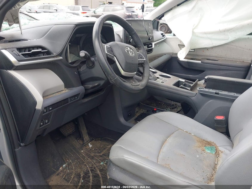 2022 Toyota Sienna VIN 5TDYSKFCXNS065145 IAAI salvage auction — ROLLOVER, Salvage (Massachusetts), sold $4,425 on 2026-07-10 (photo 5)