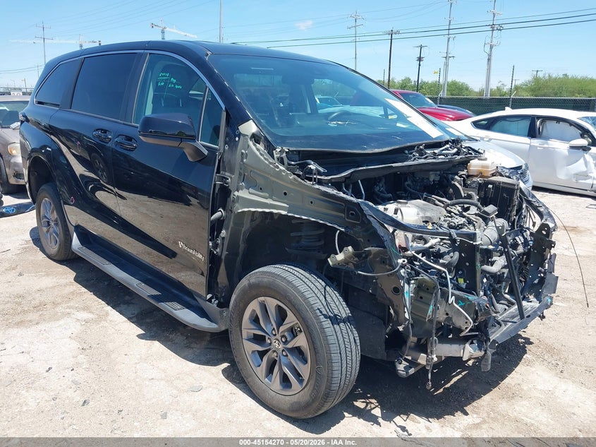 2024 Toyota Sienna VIN 5TDKRKEC0RS191572 IAAI salvage auction — FRONT END, Original (Texas), sold $23,700 on 2026-07-29 (photo 1)