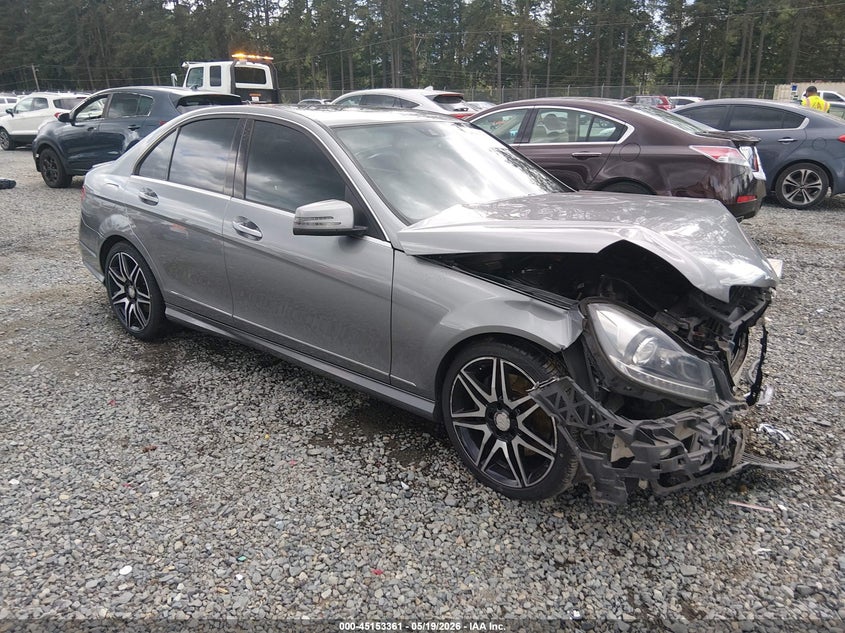 2014 Mercedes-benz C-klasse VIN WDDGF8AB5EG171584 IAAI salvage auction — FRONT END, Wait Title, sold $175 on 2026-08-12 (photo 1)
