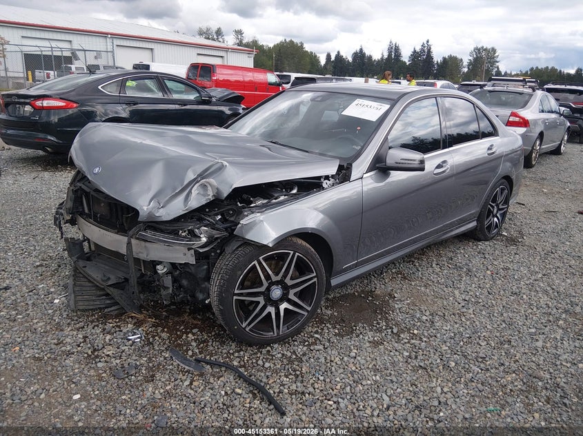 2014 Mercedes-benz C-klasse VIN WDDGF8AB5EG171584 IAAI salvage auction — FRONT END, Wait Title, sold $175 on 2026-08-12 (photo 2)