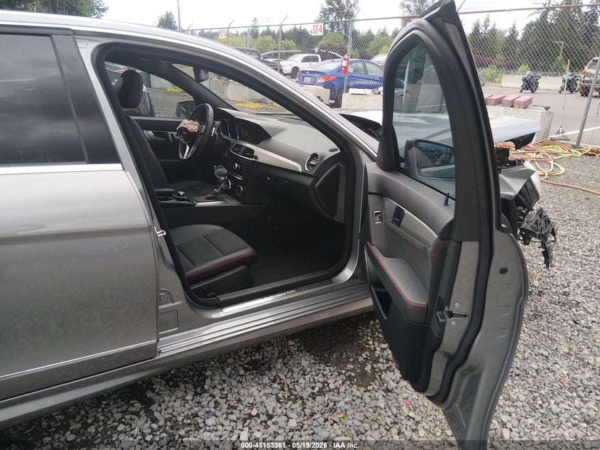 2014 Mercedes-benz C-klasse VIN WDDGF8AB5EG171584 IAAI salvage auction — FRONT END, Wait Title, sold $175 on 2026-08-12 (photo 5)