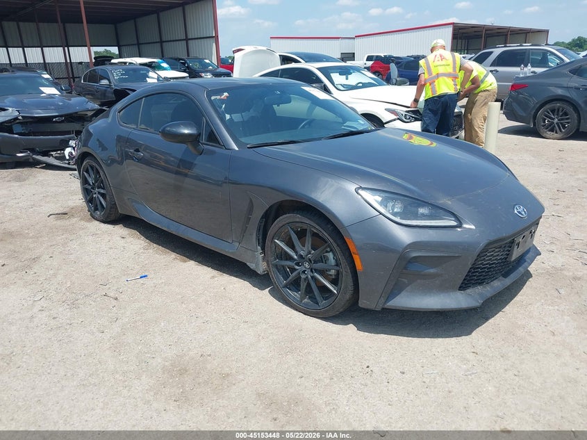 2025 Toyota Gr 86 VIN JF1ZNBE13S8759337 — IAAI salvage auction photo