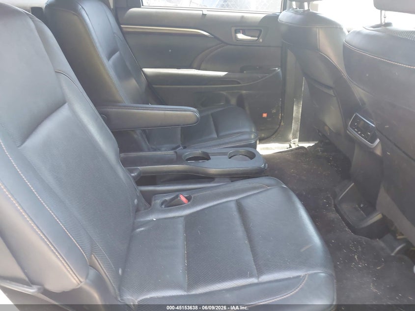 2014 Toyota Highlander VIN 5TDDKRFH3ES044110 IAAI salvage auction — RIGHT FRONT, Salvage Title, sold $7,425 on 2026-07-07 (photo 8)