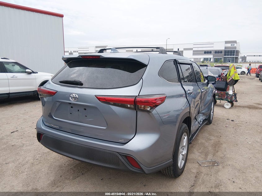 2020 Toyota Highlander VIN 5TDZZRAH9LS019802 IAAI salvage auction — RIGHT SIDE, Salvage (Texas), sold $8,650 on 2026-07-21 (photo 4)