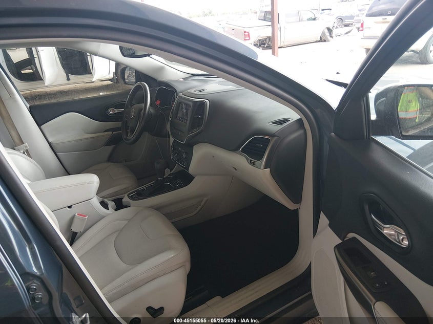 2020 Jeep Cherokee VIN 1C4PJMLX0LD655722 IAAI salvage auction — SIDE, Original (Texas), sold $4,675 on 2026-07-18 (photo 5)