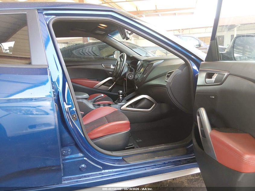 2016 Hyundai Veloster VIN KMHTC6AE3GU285485 IAAI salvage auction — RIGHT FRONT, Salvage Title, sold $1,050 on 2026-07-30 (photo 5)