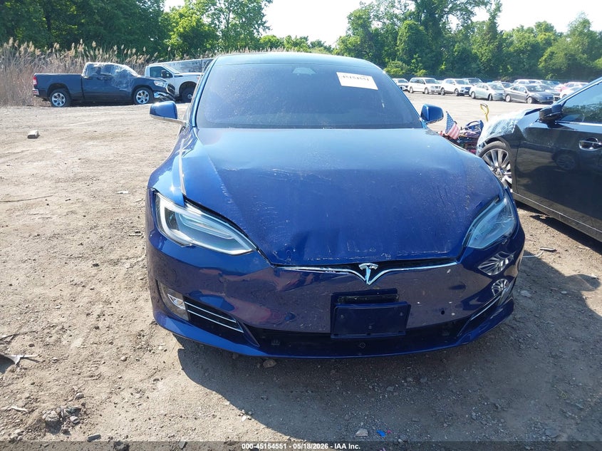 2020 Tesla Model s VIN 5YJSA1E21LF385113 IAAI salvage auction — FRONT & REAR, Wait Title, sold $9,850 on 2026-09-11 (photo 6)