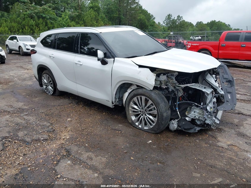 2025 Toyota Highlander VIN 5TDEBRCH3SS664122 IAAI salvage auction — FRONT END, Salvage (Mississippi), sold $17,600 on 2026-07-13 (photo 1)
