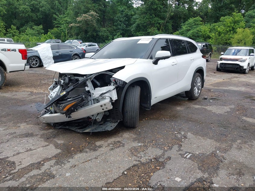 2025 Toyota Highlander VIN 5TDEBRCH3SS664122 IAAI salvage auction — FRONT END, Salvage (Mississippi), sold $17,600 on 2026-07-13 (photo 2)