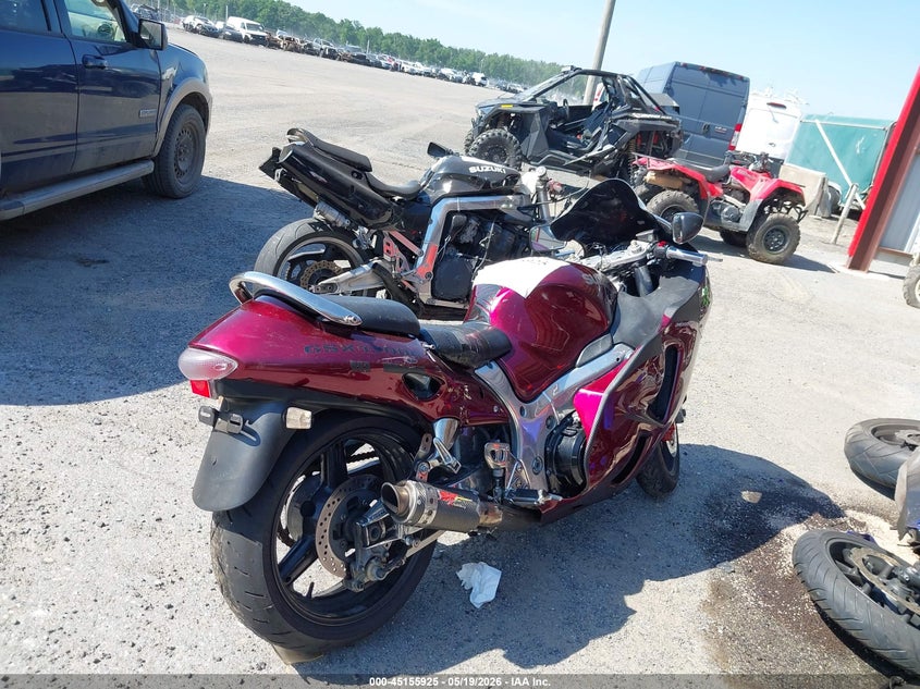 2000 Suzuki Gsx1300 r VIN JS1GW71A0Y2100929 IAAI salvage auction — LEFT & RIGHT, Salvage - Greater Than 75% (Maryland), sold $75 on 2026-07-29 (photo 4)