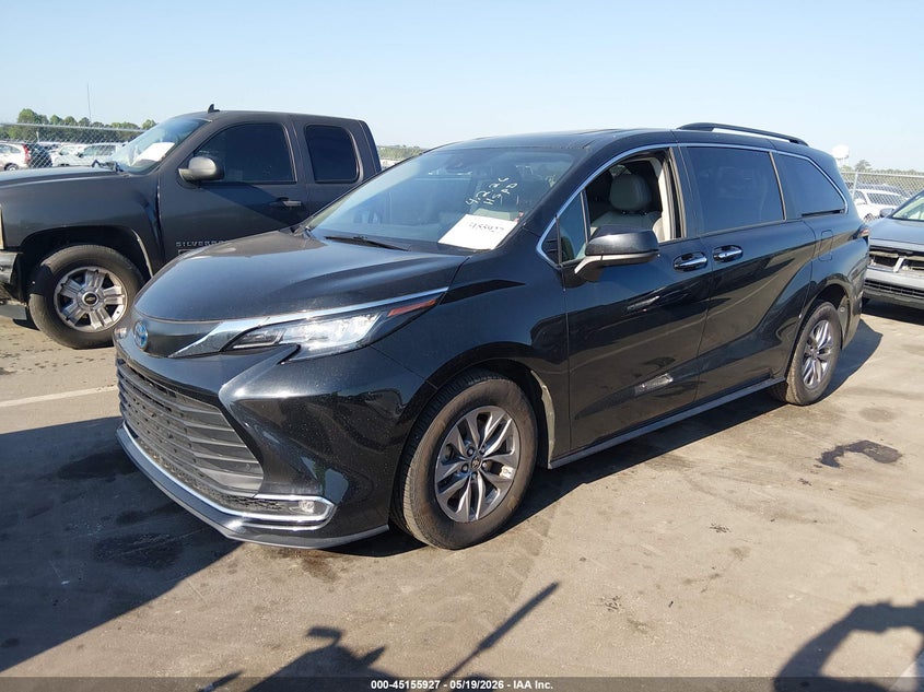 2023 Toyota Sienna VIN 5TDYRKEC5PS173186 IAAI salvage auction — SIDE, Salvage (North Carolina), sold $20,200 on 2026-07-17 (photo 2)