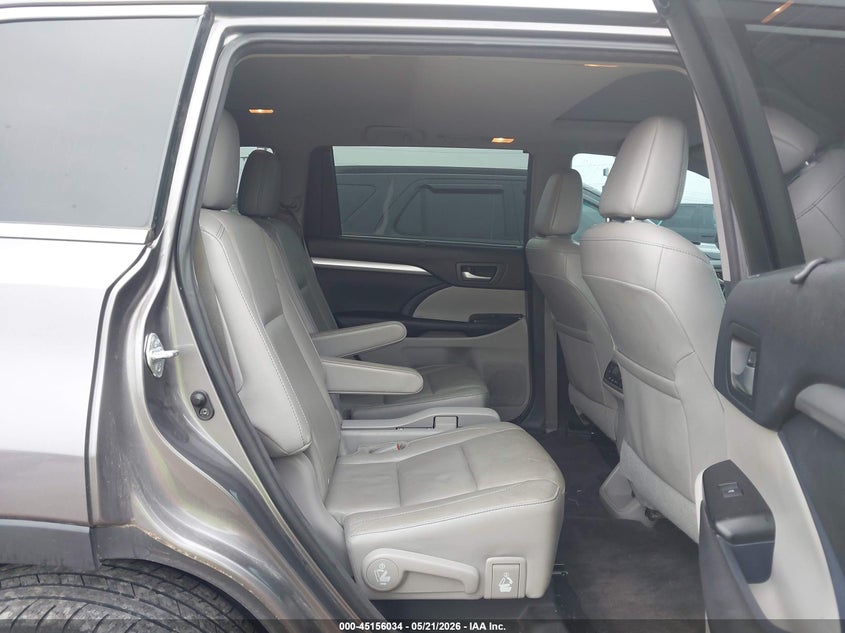 2016 Toyota Highlander VIN 5TDKKRFH0GS178082 IAAI salvage auction — HAIL, Clear (Missouri), sold $9,450 on 2026-07-13 (photo 8)