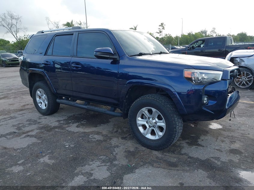 2021 Toyota 4runner VIN JTEEU5JR0M5251318 IAAI salvage auction — LEFT FRONT, Salvage Title, sold $9,050 on 2026-07-13 (photo 1)