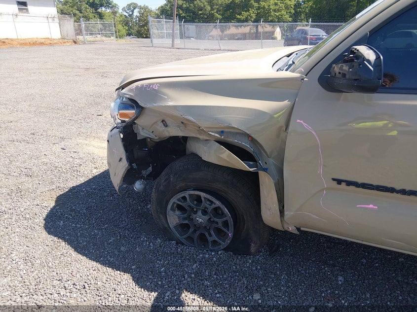 2017 Toyota Tacoma VIN 5TFAZ5CN4HX045041 IAAI salvage auction — FRONT END, Clear (South Carolina), sold $6,600 on 2026-07-28 (photo 6)