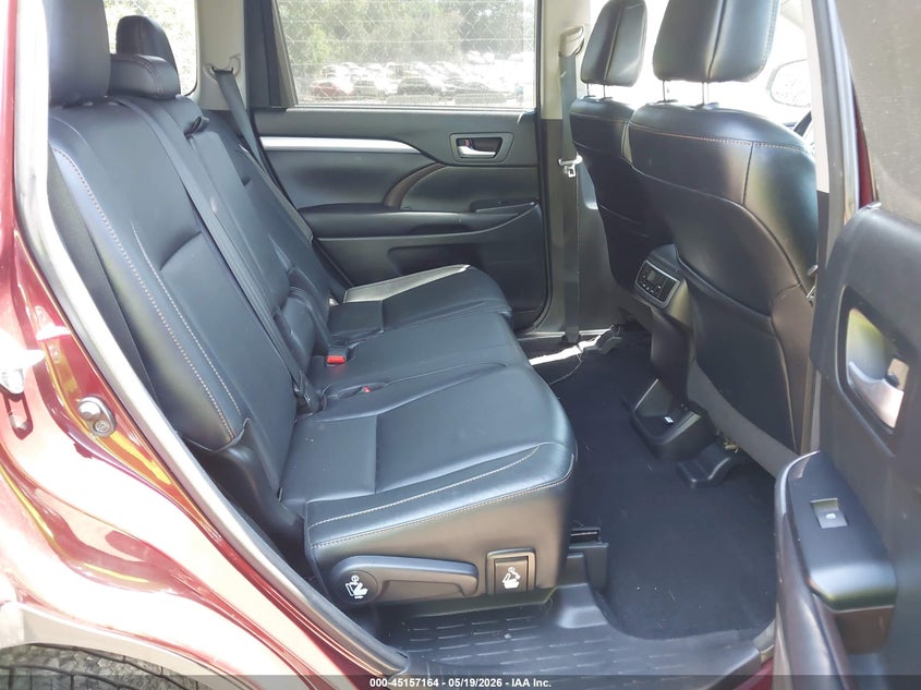 2017 Toyota Highlander VIN 5TDJZRFH5HS375144 IAAI salvage auction — FRONT END, Salvage (North Carolina), sold $7,400 on 2026-07-09 (photo 8)