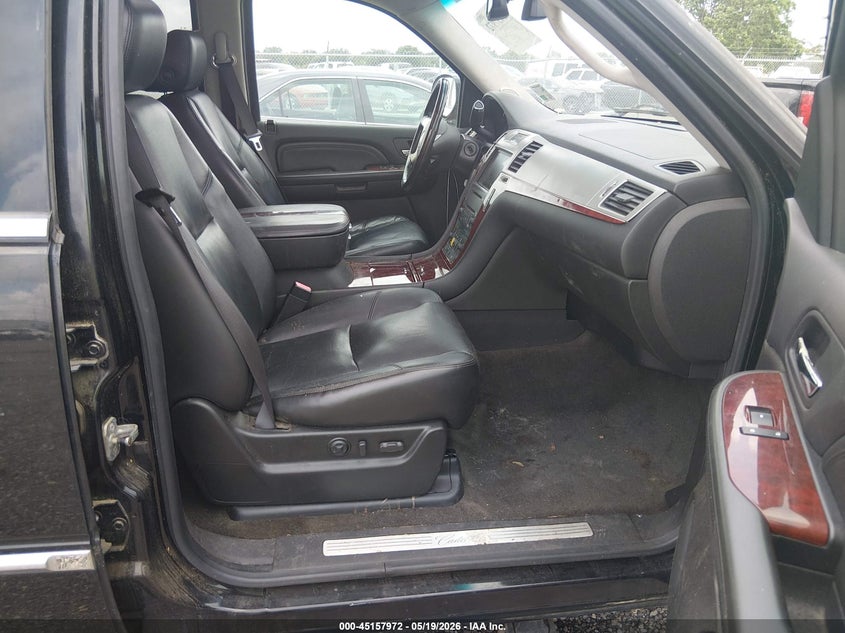2008 Cadillac Escalade VIN 1GYFK63868R168817 IAAI salvage auction — WATER/FLOOD, Salvage (Louisiana), sold $675 on 2026-07-23 (photo 5)