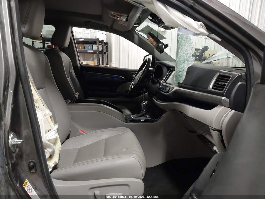 2017 Toyota Highlander VIN 5TDDZRFH8HS411907 IAAI salvage auction — SIDE, Salvage (Iowa), sold $7,900 on 2026-07-09 (photo 5)