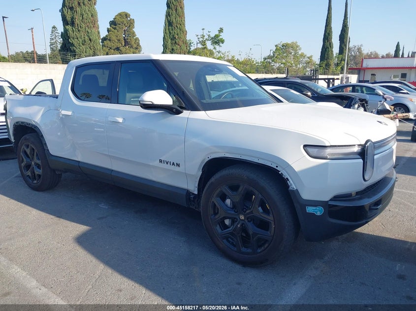 2025 Rivian R1t VIN 7FCTGBAA0SN036430 IAAI salvage auction — REAR END, Salvage (California), sold $20,200 on 2026-07-30 (photo 1)