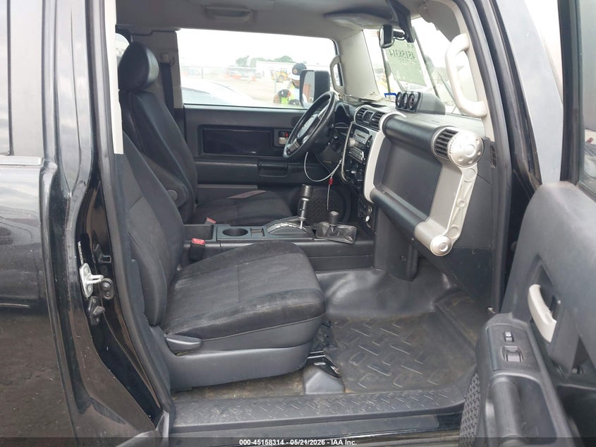 2010 Toyota Fj cruiser VIN JTEBU4BFXAK075506 IAAI salvage auction — HAIL, Original (Texas), sold $4,250 on 2026-07-28 (photo 5)