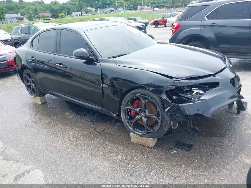 2019 Alfa romeo Giulia VIN ZARFANBN4K7602221 IAAI salvage auction — FRONT END, Salvage Title, sold $825 on 2026-08-17 (photo 1)