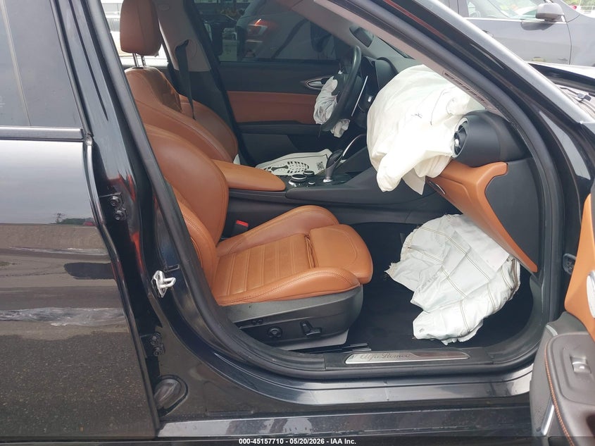 2019 Alfa romeo Giulia VIN ZARFANBN4K7602221 IAAI salvage auction — FRONT END, Salvage Title, sold $825 on 2026-08-17 (photo 5)