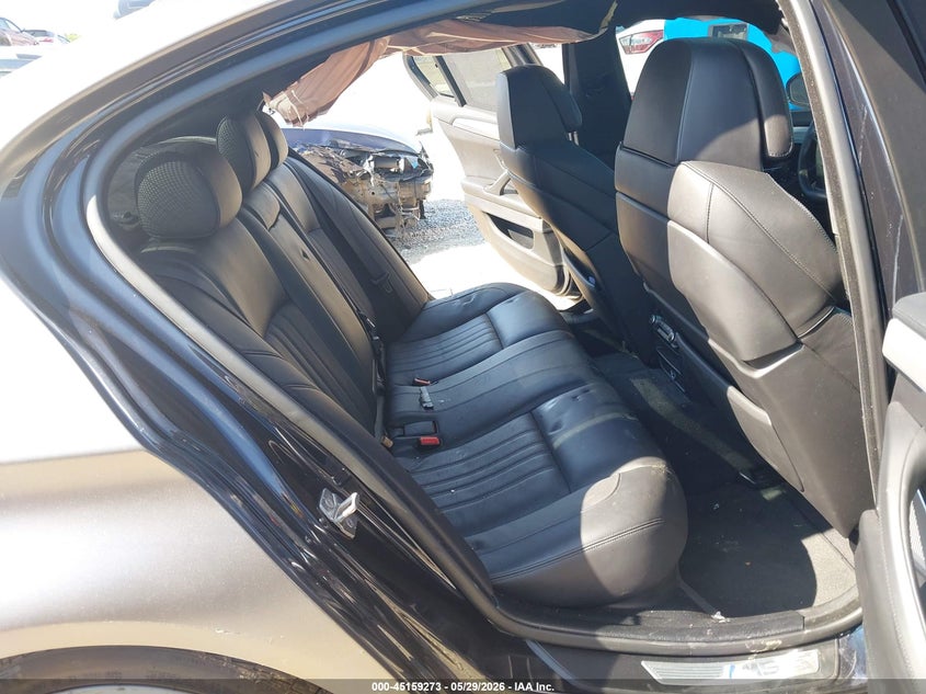 2013 BMW M5 VIN WBSFV9C52DC773136 IAAI salvage auction — FRONT END, Salvage Title, sold $25 on 2026-07-29 (photo 8)