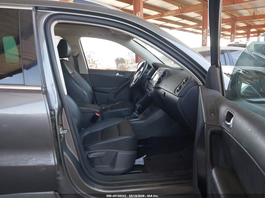 2012 Volkswagen Tiguan VIN WVGAV7AX0CW093254 IAAI salvage auction — NORMAL WEAR, Clear-Dealer Only (Arizona), sold $425 on 2026-07-28 (photo 5)