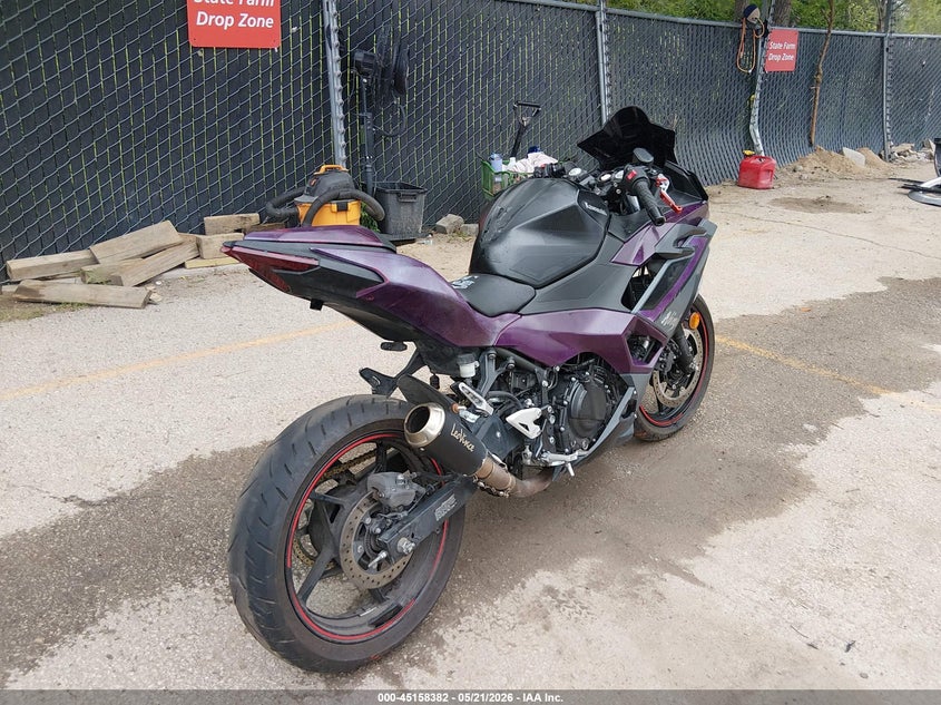 2025 Kawasaki Ninja VIN ML5EXGJ17SDA59038 IAAI salvage auction — RIGHT SIDE, Salvage (Kansas), sold $1,250 on 2026-07-08 (photo 4)