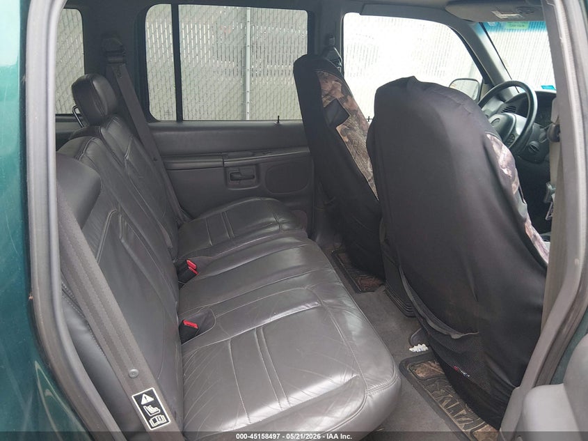 2000 Mercury Mountaineer VIN 4M2DU86P6YUJ34700 IAAI salvage auction — NORMAL WEAR, Clear-Endorsement (Wisconsin), sold $425 on 2026-07-22 (photo 8)