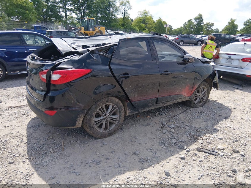 2014 Hyundai Tucson VIN KM8JUCAGXEU939464 IAAI salvage auction — ROLLOVER, Salvage (West Virginia), sold $800 on 2026-07-22 (photo 4)
