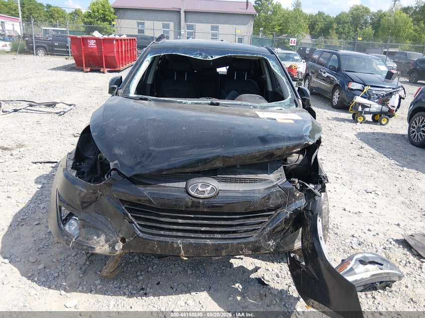 2014 Hyundai Tucson VIN KM8JUCAGXEU939464 IAAI salvage auction — ROLLOVER, Salvage (West Virginia), sold $800 on 2026-07-22 (photo 6)