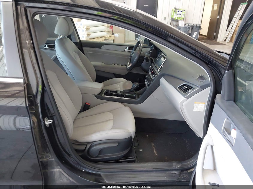 2018 Hyundai Sonata hybrid VIN KMHE24L36JA083745 IAAI salvage auction — HAIL, Sf97 (Kansas), sold $10,900 on 2026-07-09 (photo 5)