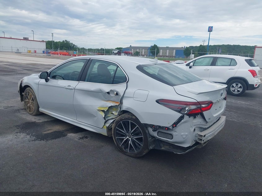 2024 Toyota Camry VIN 4T1G11AK5RU240731 IAAI salvage auction — LEFT SIDE, Salvage (Illinois), sold $6,700 on 2026-07-19 (photo 3)