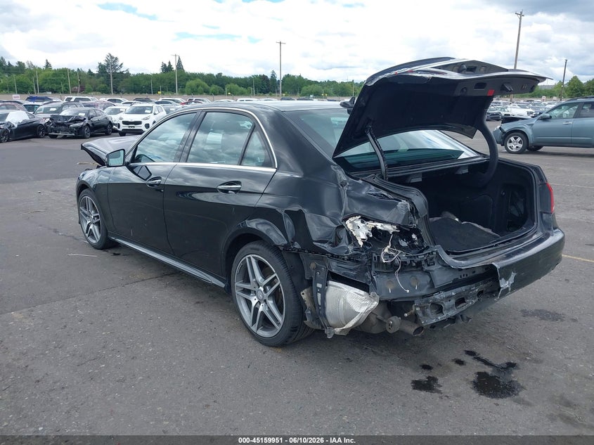 2016 Mercedes-benz E-klasse VIN WDDHF5KB6GB311238 IAAI salvage auction — FRONT & REAR, Salvage (Oregon), sold $975 on 2026-07-16 (photo 3)