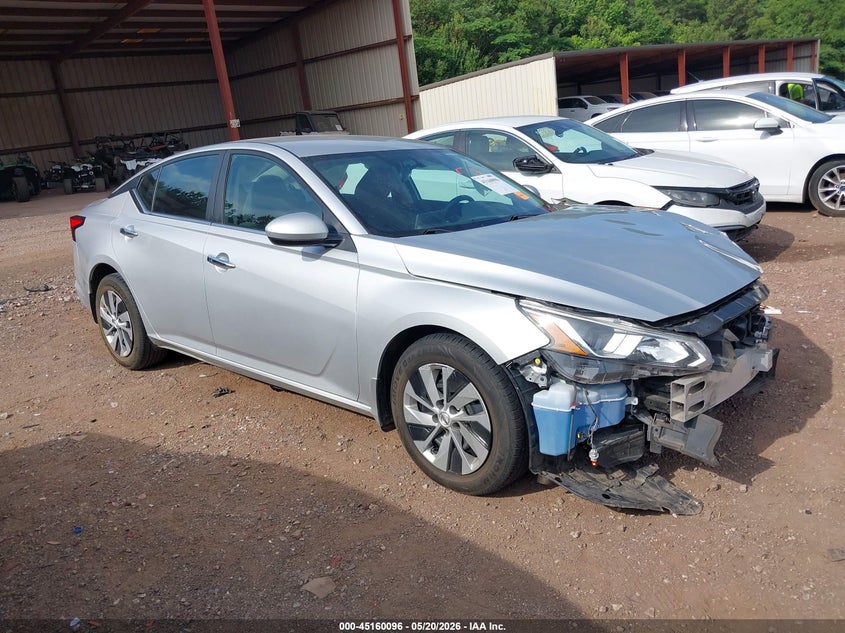 2019 Nissan Altima VIN 1N4BL4BV9KC208207 IAAI salvage auction — FRONT END, Salvage (Alabama), sold $1,850 on 2026-07-17 (photo 1)